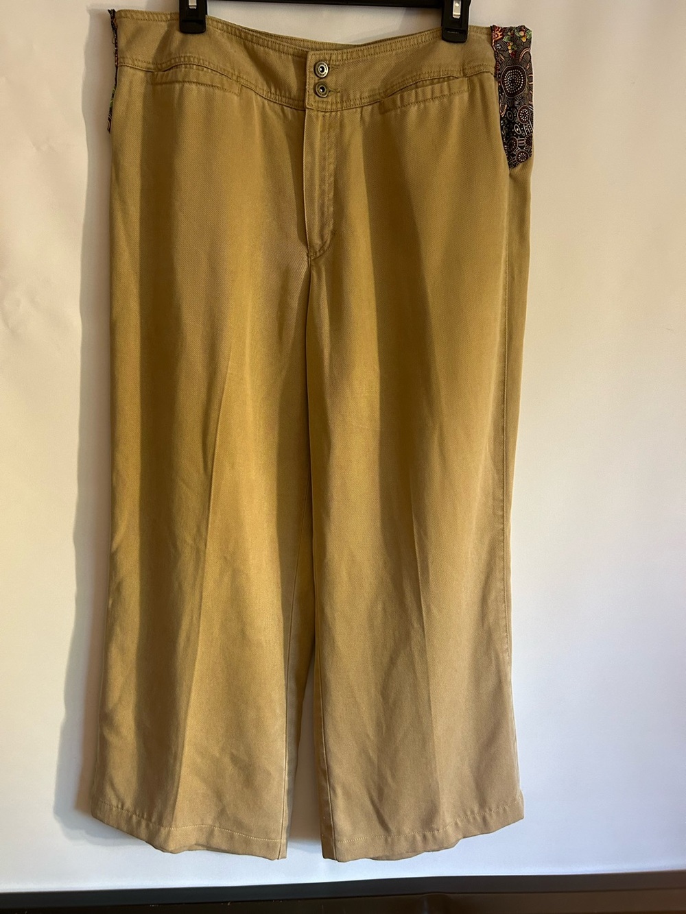 LIZ CLAIBORNE LIZWEAR JEANS AUDRA TAN CROPPED PANTS SIZE 14 100% TENCEL